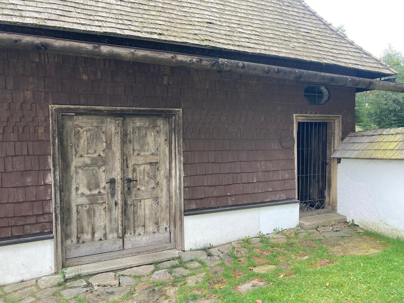 Einsiedeleikapelle St. Hermann außen 2