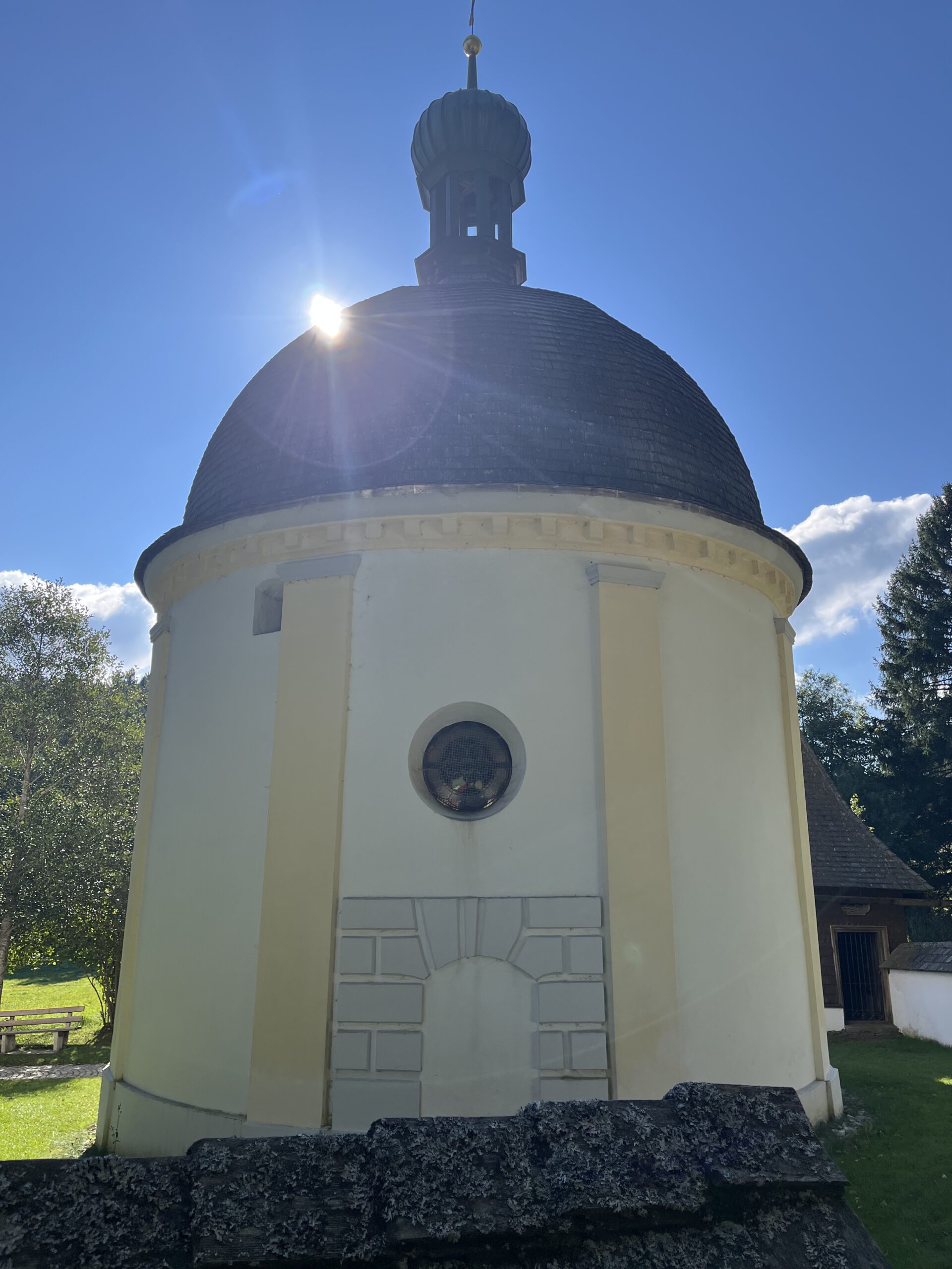 Rundkapelle St. Hermann außen3